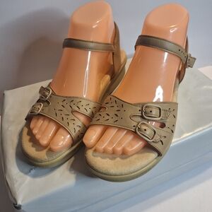 SAS  Duo Women's Tripad Comfort Beige Leather Sandals. Size 6 W